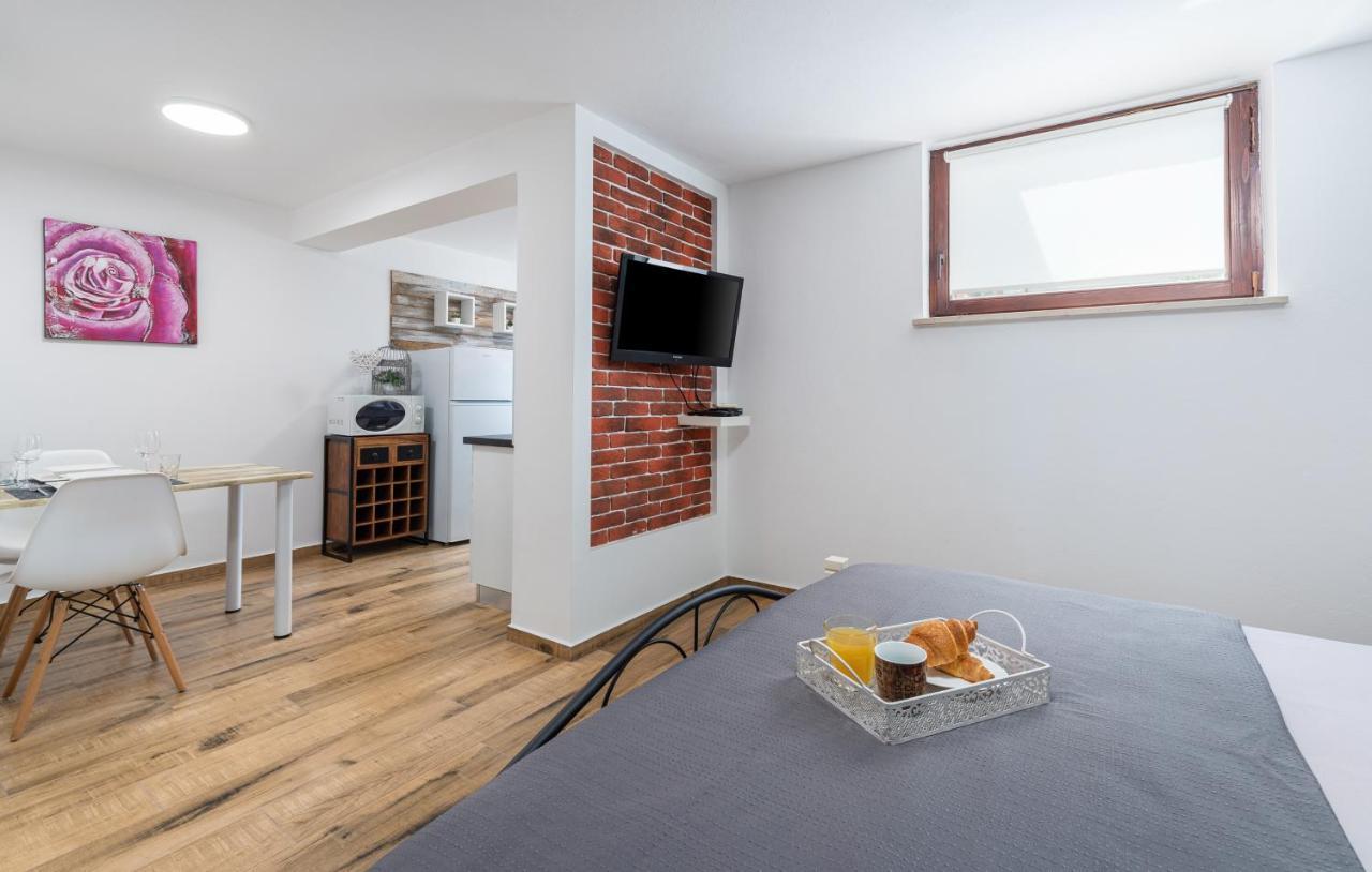 Apartments Ariana Umag Exterior photo